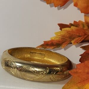 #2520, ACCESSOCRAFT 1940's EGYPTIAN REVIVAL BRACELET. 7.5"IN 